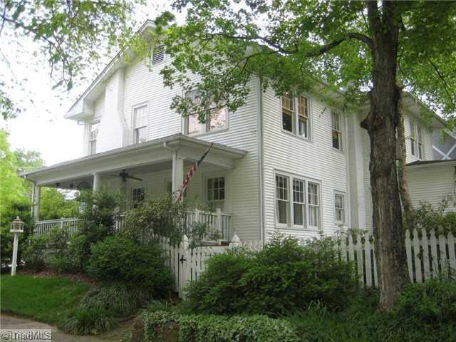 509 Colonial Drive High Point, NC 27262 - Photo 2 of 16 Exterior Back.