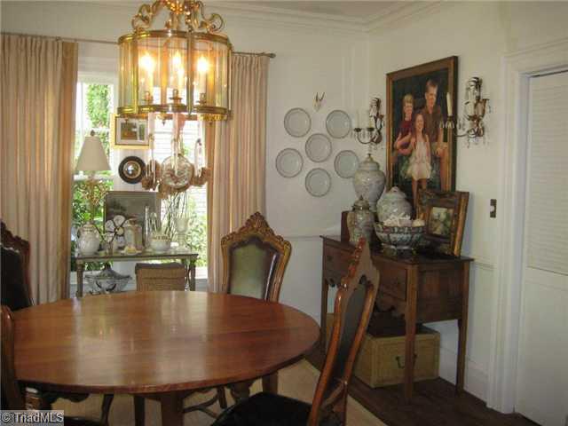 509 Colonial Drive High Point, NC 27262 - Photo 8 of 16 Dining Room.