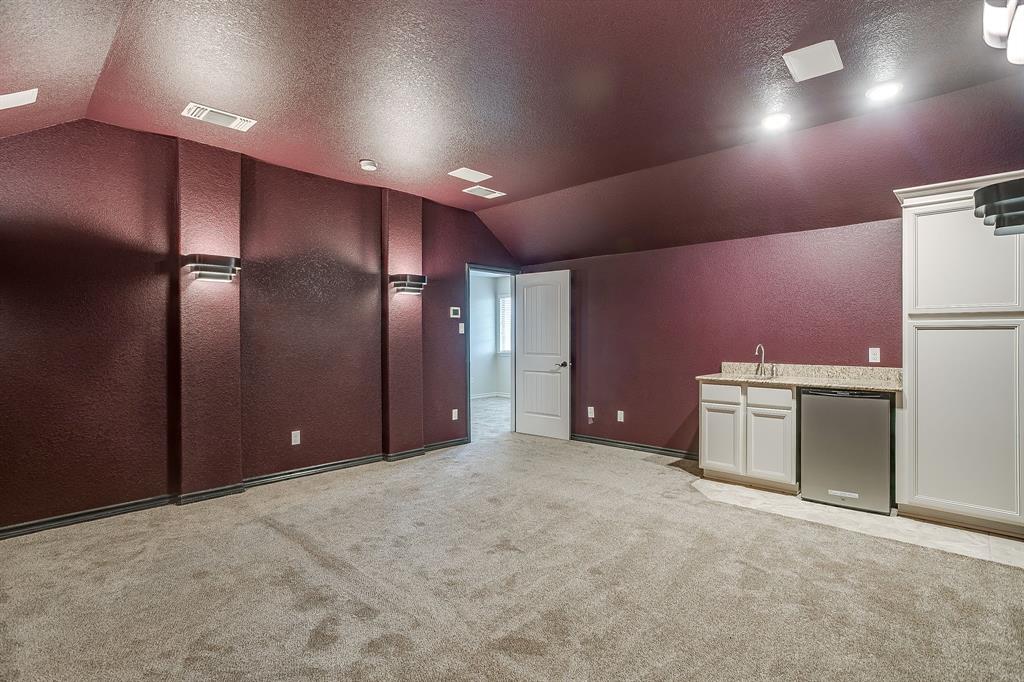 1225 Drummond Circle Waco, TX 76712 - Photo 21 of 40 view of a livingroom with a refrigerator