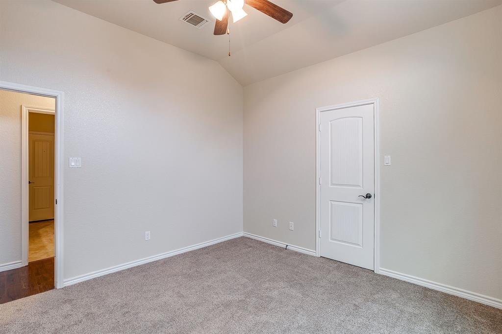 1225 Drummond Circle Waco, TX 76712 - Photo 30 of 40 an empty room with a bathroom