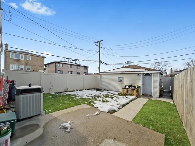 $279,900 | 7852 Neenah Avenue, Burbank, IL 60459