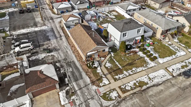 $279,900 | 7852 Neenah Avenue, Burbank, IL 60459