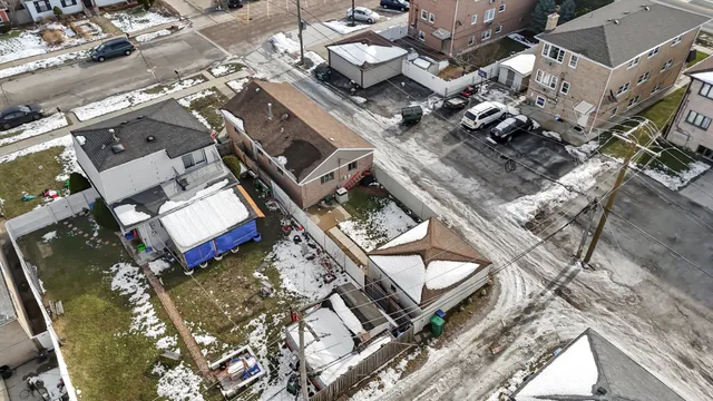 $279,900 | 7852 Neenah Avenue, Burbank, IL 60459