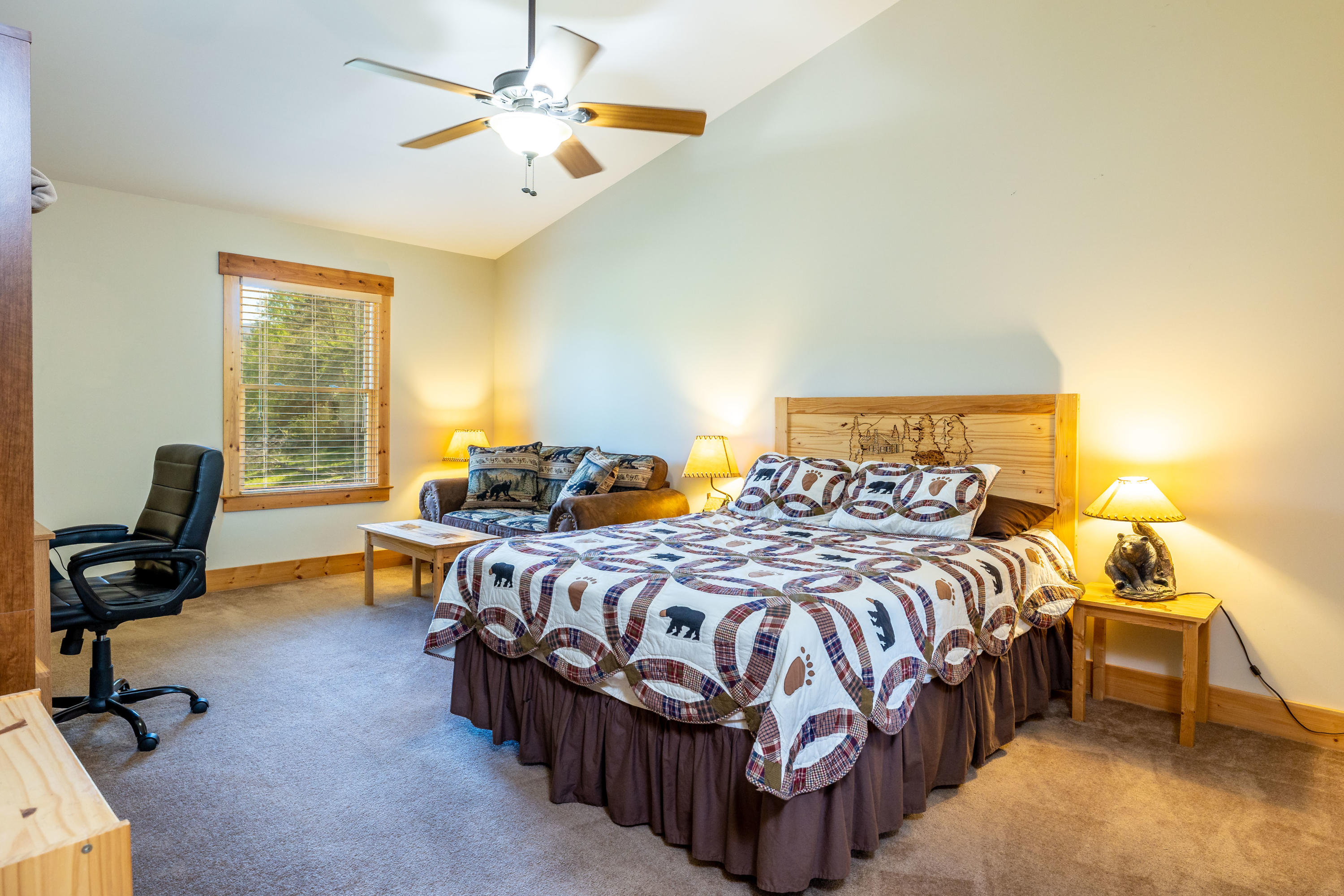 223 Tom Henry Road Townsend, TN 37882 - Photo 22 of 32 2nd floor bedroom