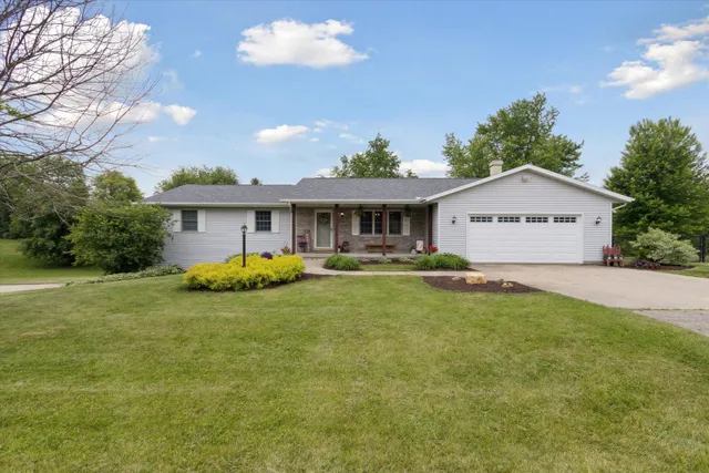 $289,000 | 3 Highview Drive, Orangeville, IL 61060