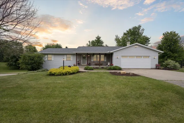 $289,000 | 3 Highview Drive, Orangeville, IL 61060