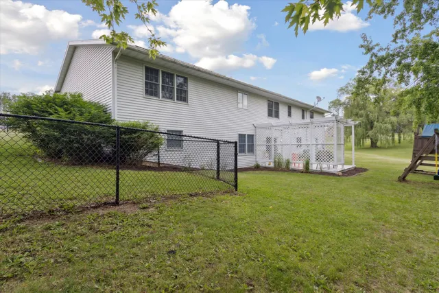 $289,000 | 3 Highview Drive, Orangeville, IL 61060