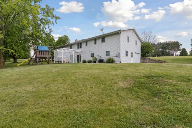 $289,000 | 3 Highview Drive, Orangeville, IL 61060