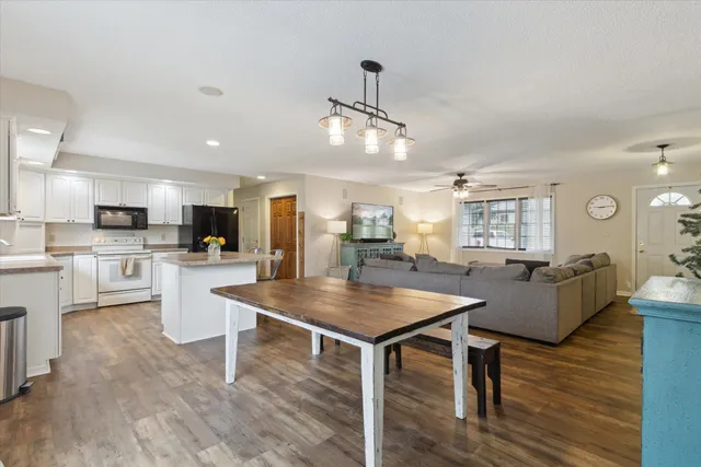 $289,000 | 3 Highview Drive, Orangeville, IL 61060