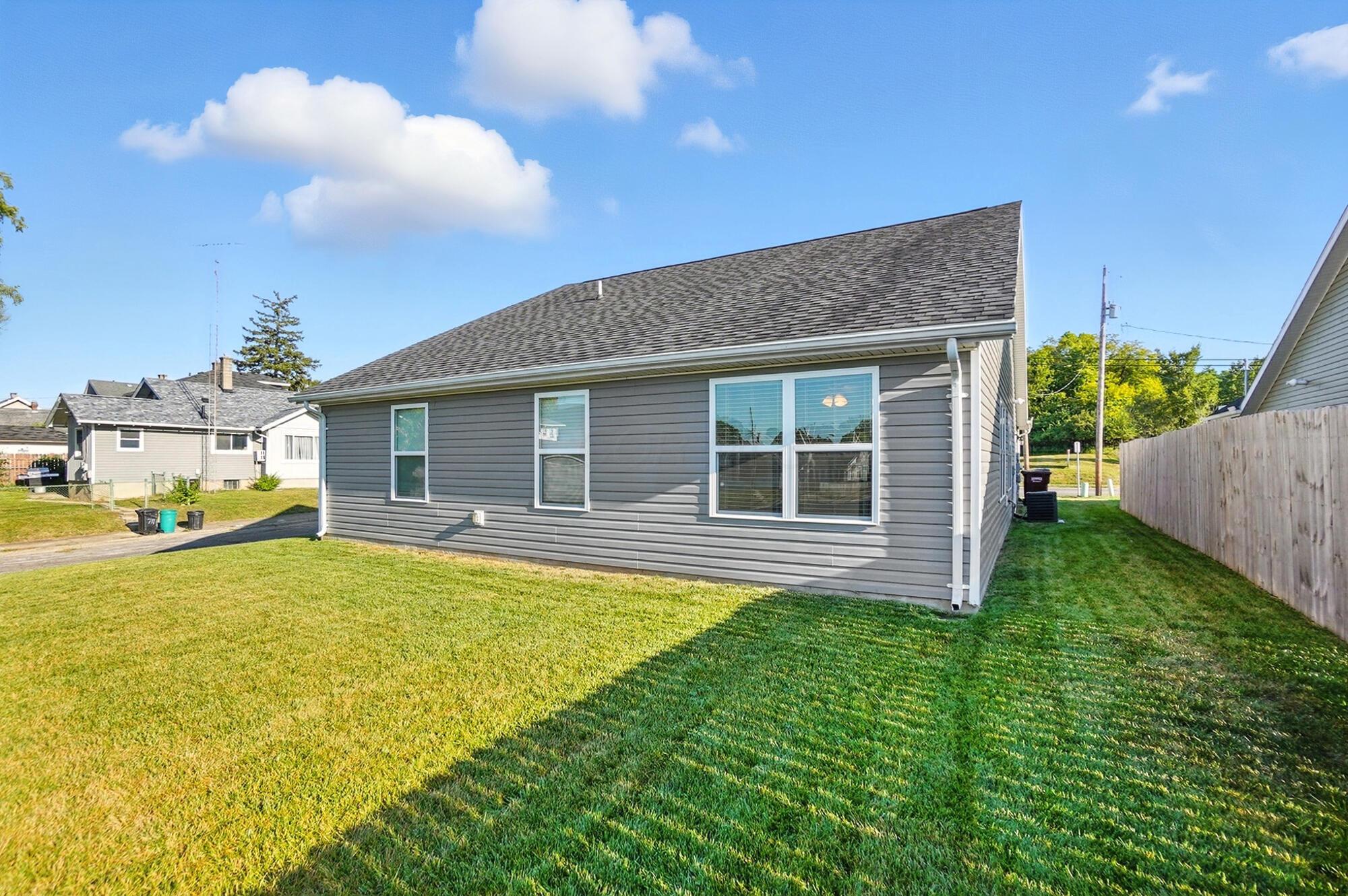721 East McCreight Avenue Springfield, OH 45503 - Photo 26 of 28 Exterior Rear
