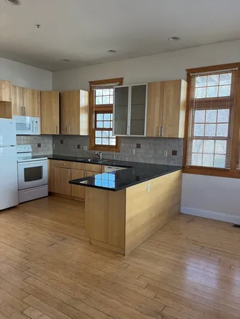 $1,850 | 136 R Main Street, Unit 1, Acton, MA 01720