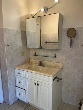 $1,850 | 136 R Main Street, Unit 1, Acton, MA 01720