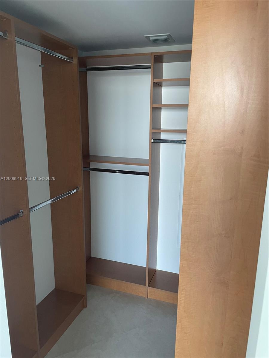 185 Southwest 7th Street, Unit 2509 Miami, FL 33130 - Photo 11 of 16