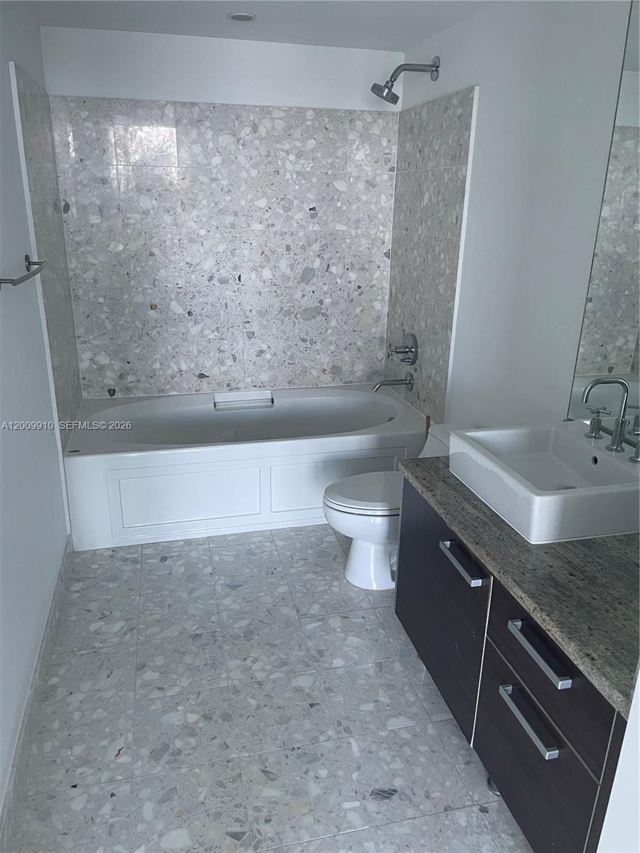 185 Southwest 7th Street, Unit 2509 Miami, FL 33130 - Photo 10 of 16