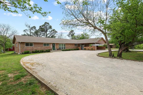$365,000 | 416 4th Street, Whitesboro, TX 76273