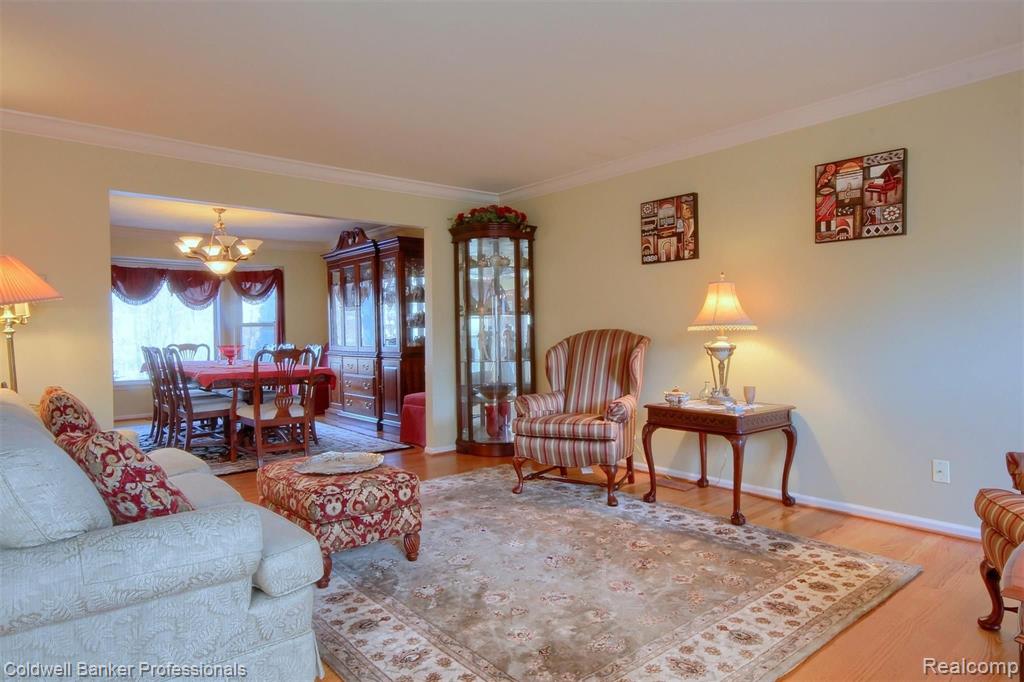 23285 Meridian Road Grosse Ile, MI 48138 - Photo 8 of 53
