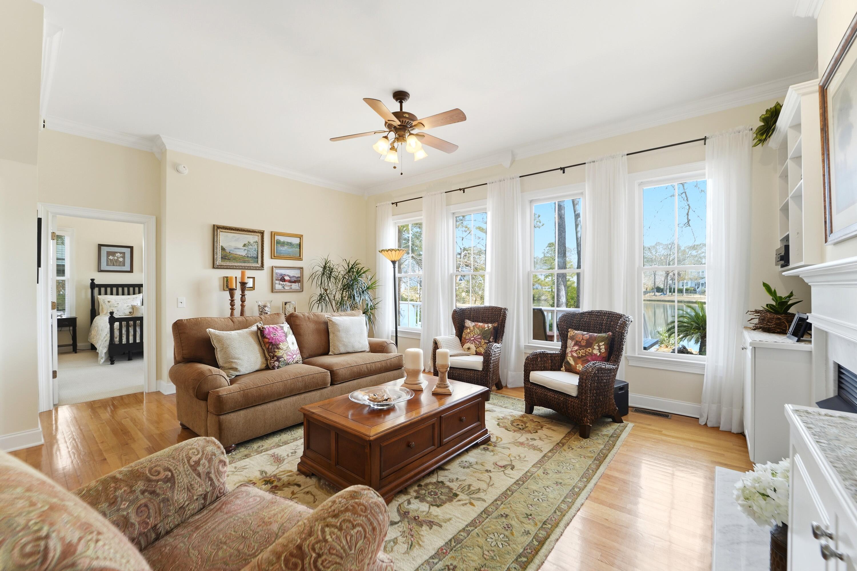 1640 Sewee Fort Road Mount Pleasant, SC 29466 - Photo 11 of 54 living room