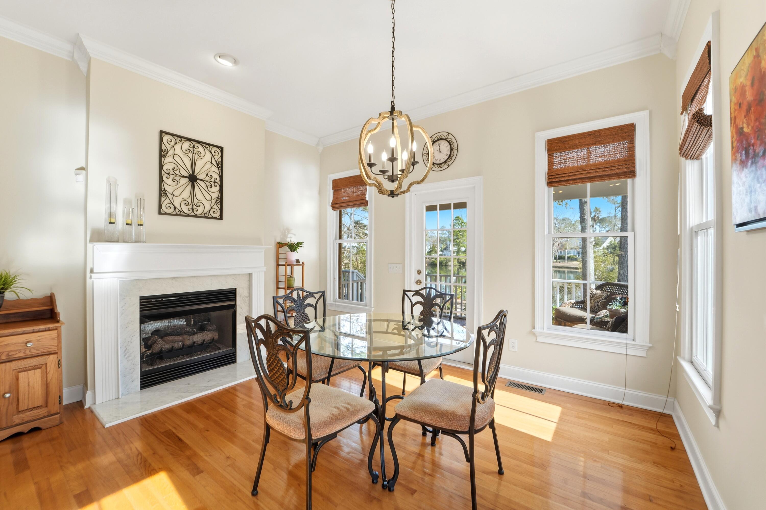 1640 Sewee Fort Road Mount Pleasant, SC 29466 - Photo 20 of 54 dining area