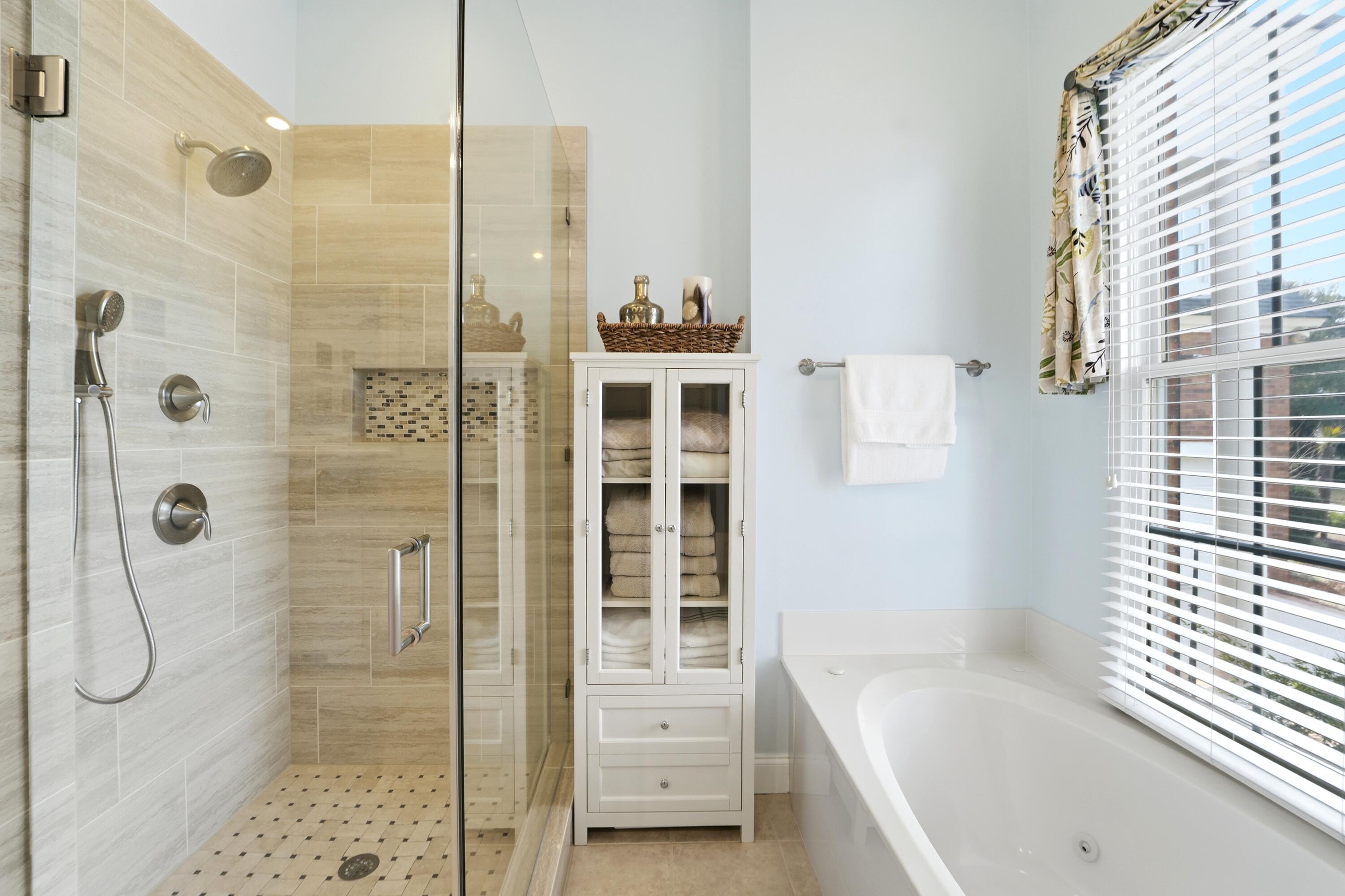 1640 Sewee Fort Road Mount Pleasant, SC 29466 - Photo 25 of 54 primary bathroom