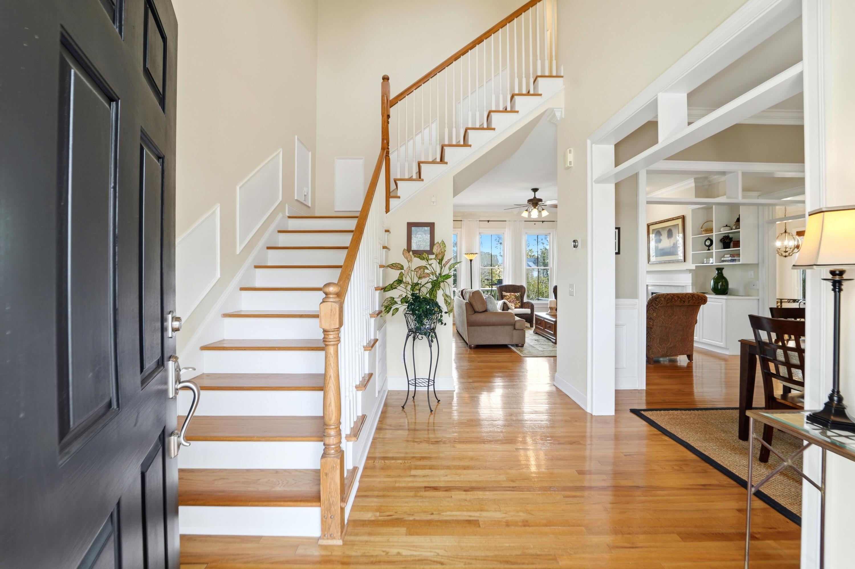 1640 Sewee Fort Road Mount Pleasant, SC 29466 - Photo 8 of 54 foyer