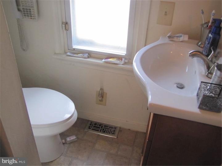 399 Whitehead Road Hamilton, NJ 08619 - Photo 14 of 24 Gallery Image 14