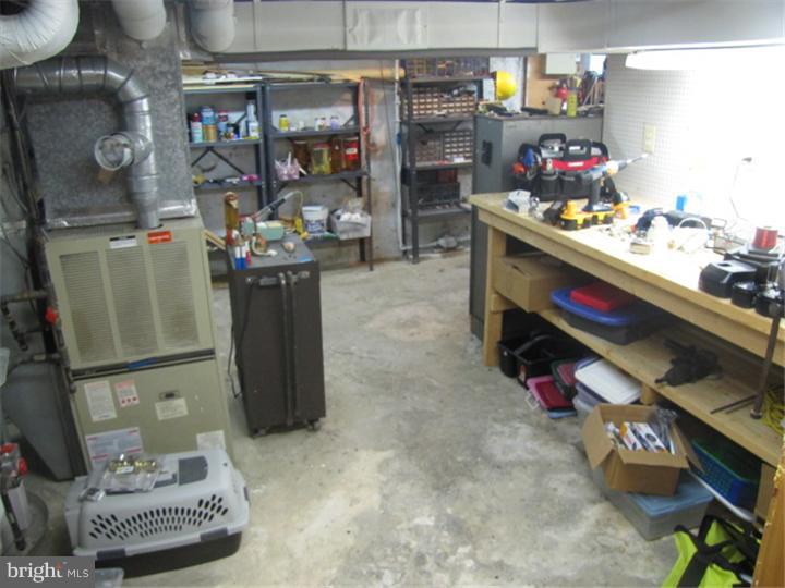 399 Whitehead Road Hamilton, NJ 08619 - Photo 18 of 24 Gallery Image 18