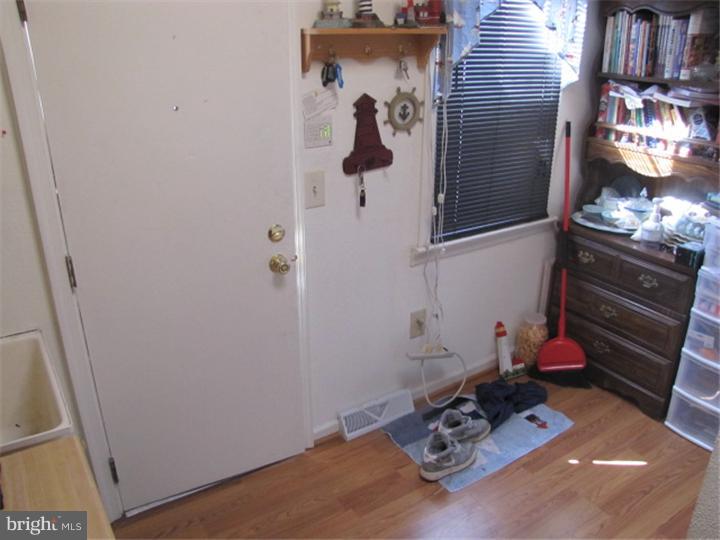 399 Whitehead Road Hamilton, NJ 08619 - Photo 6 of 24 Gallery Image 6