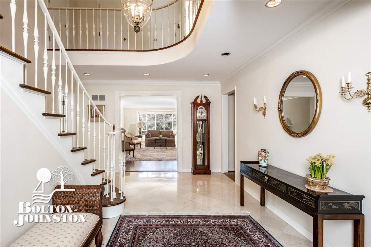 53 Stonehurst Road Grosse Pointe, MI 48236 - Photo 9 of 71 31374249-8.JPG