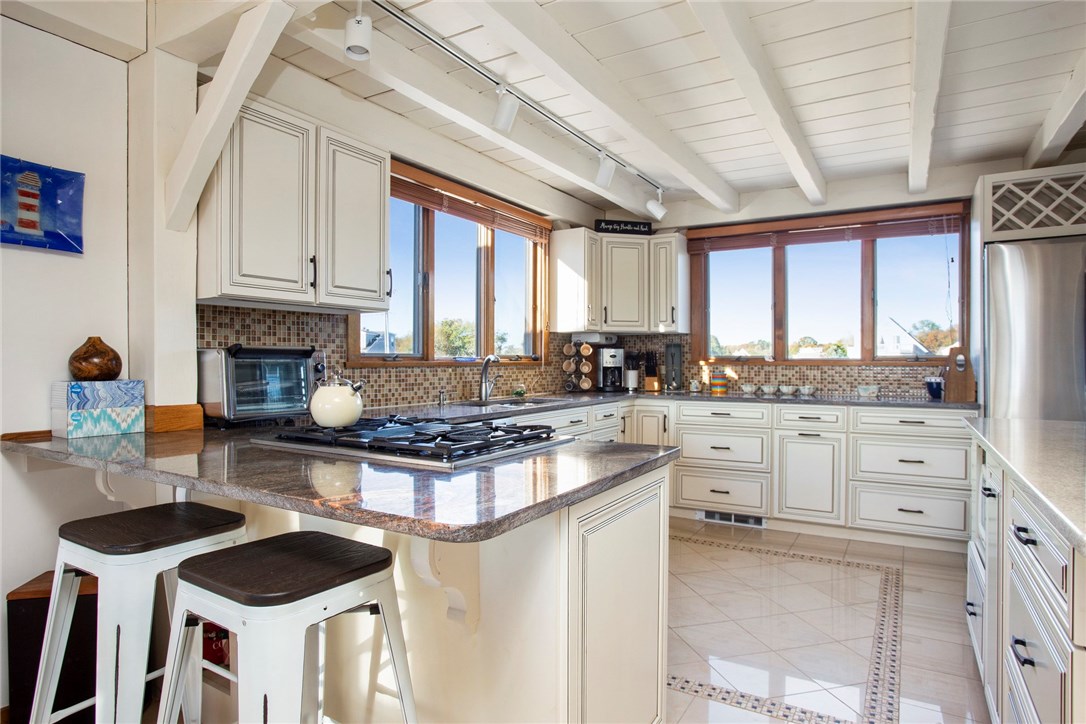 128 Clearview Road Charlestown, RI 02813 - Photo 4 of 25