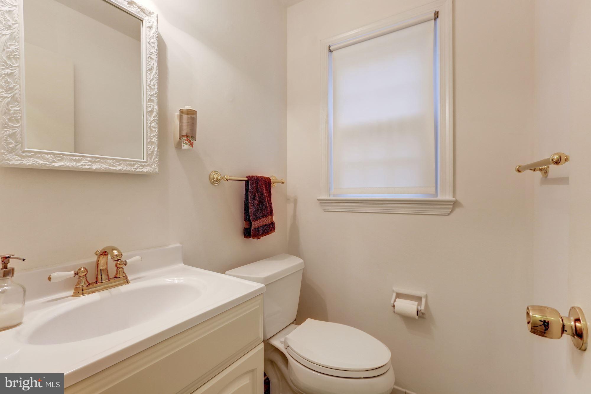 14800 Pebblestone Drive Silver Spring, MD 20905 - Photo 12 of 30 Main level half bath