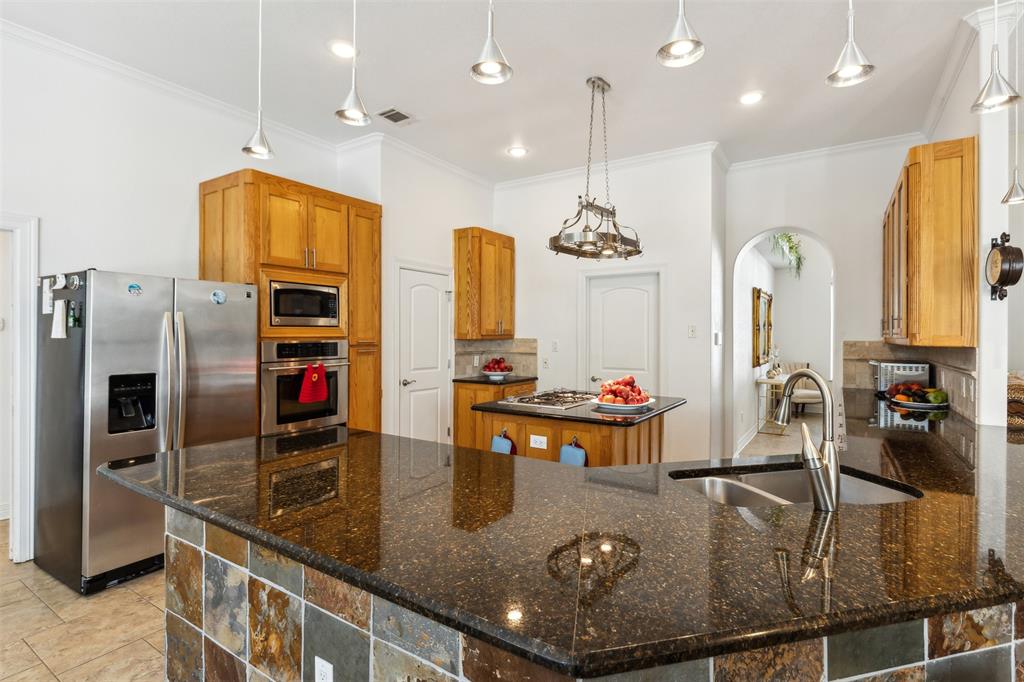 2109 Cooks Lane Fort Worth, TX 76120 - Photo 11 of 32