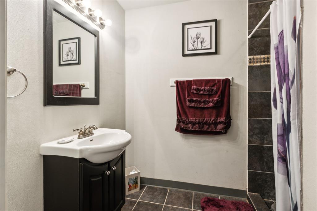 2109 Cooks Lane Fort Worth, TX 76120 - Photo 20 of 32