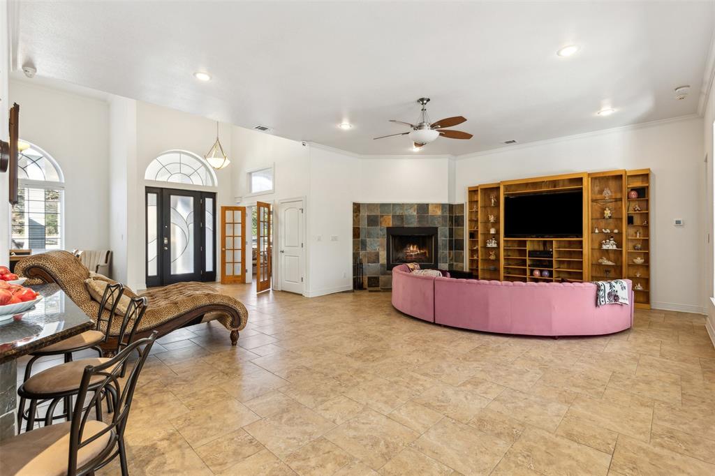 2109 Cooks Lane Fort Worth, TX 76120 - Photo 7 of 32