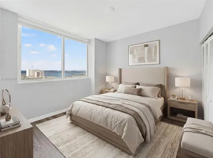 $800,000 | 244 Biscayne Boulevard, Unit 3702, Miami, FL 33132