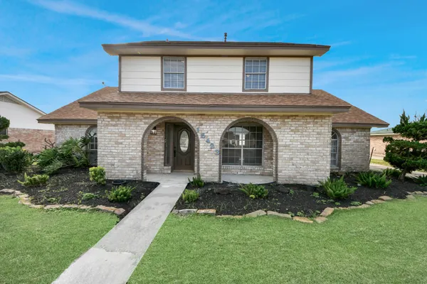 $2,200 | 15423 Ridingwood Drive, Houston, TX 77489