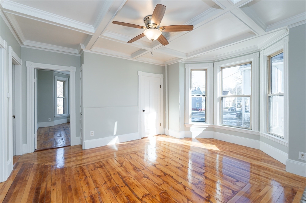 25 Race Street Haverhill, MA 01830 - Photo 4 of 34