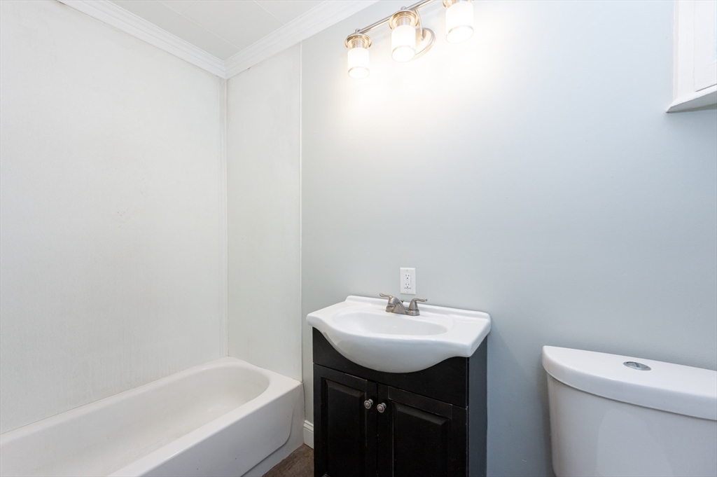 25 Race Street Haverhill, MA 01830 - Photo 7 of 34