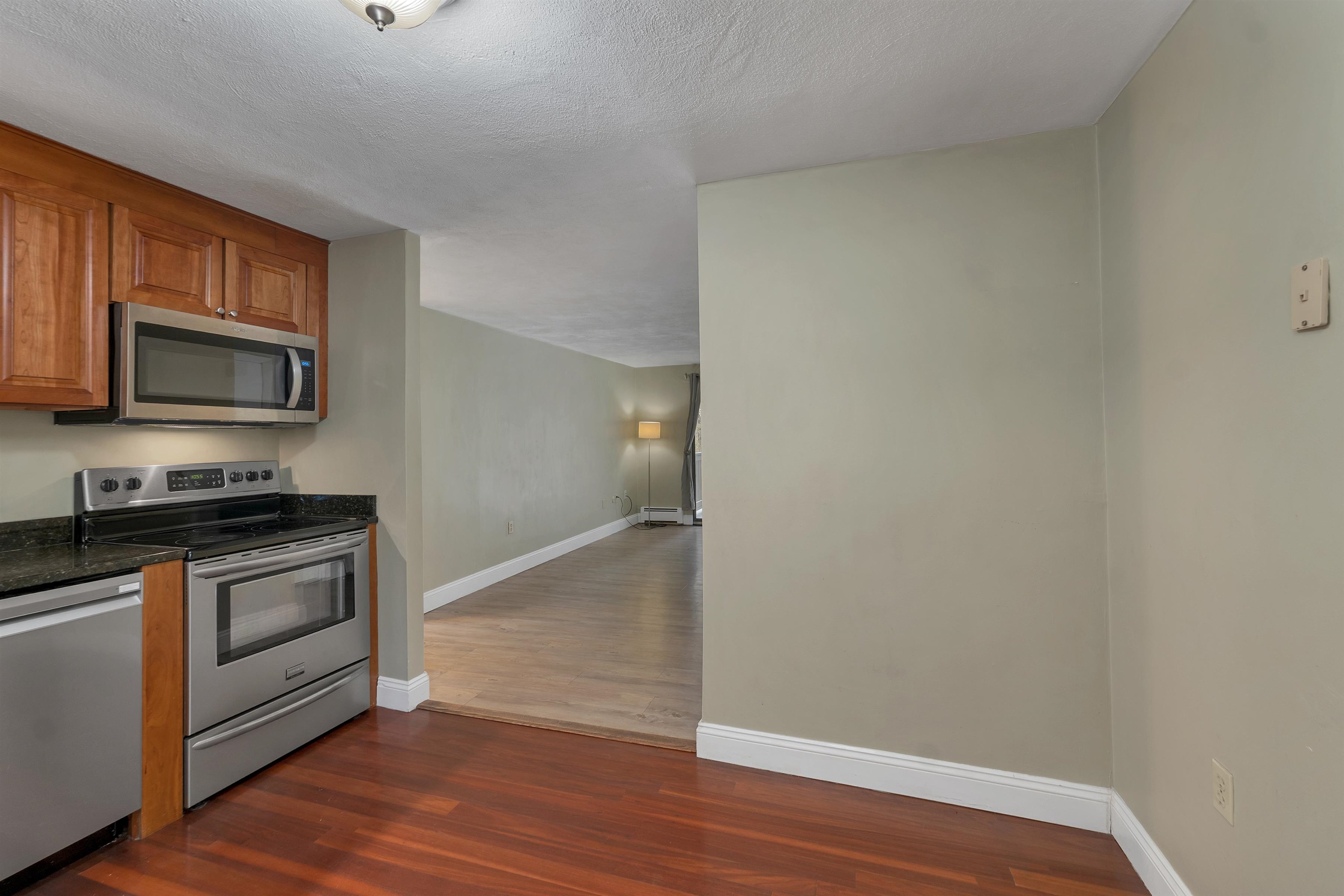 31 Andrew Street, Unit 19 Manchester, NH 03104 - Photo 4 of 22
