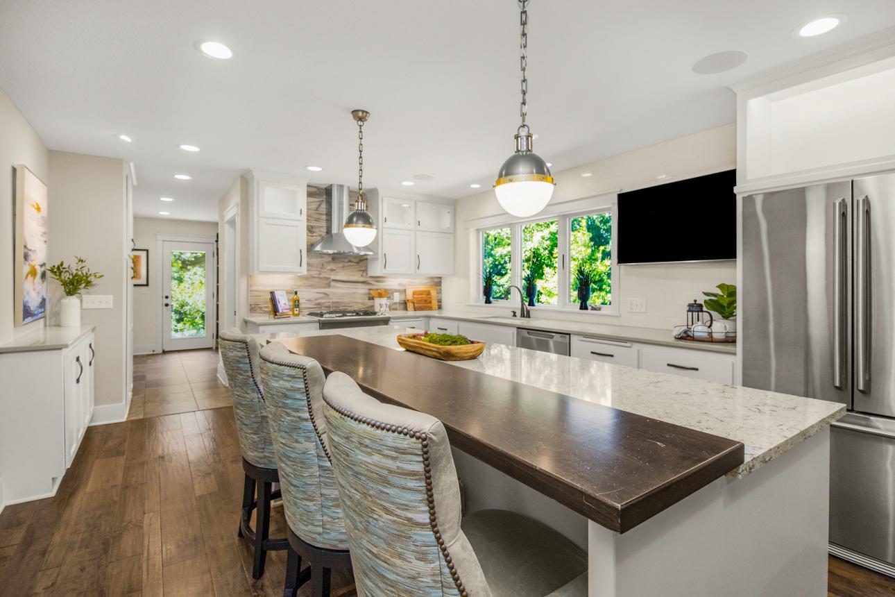 1366 Wilderness Run Drive Eagan, MN 55123 - Photo 7 of 63