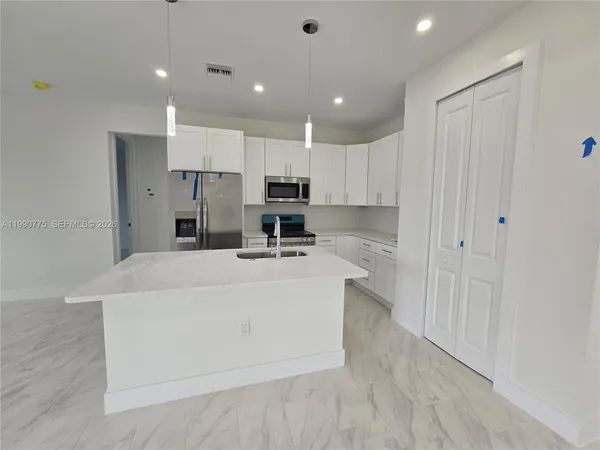 $2,300 | 4626 Connie Avenue North, Lehigh Acres, FL 33971