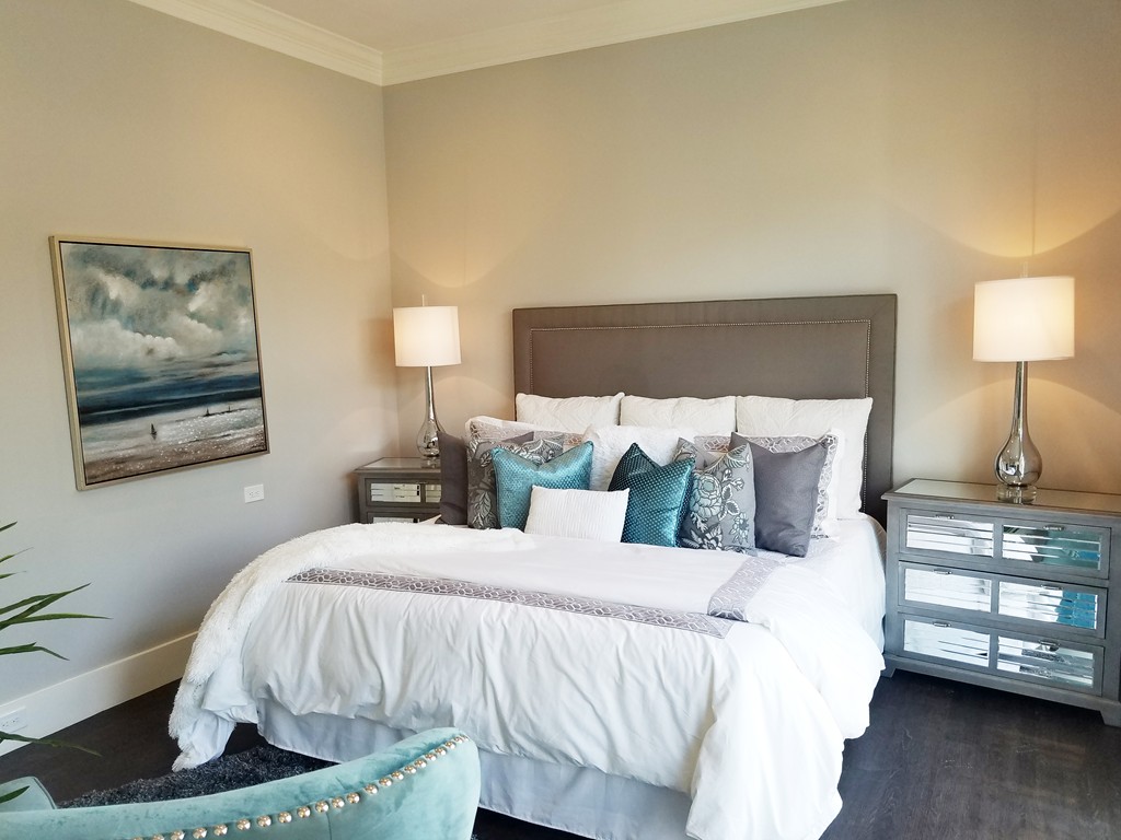 1525 Beacon Street, Unit 3 Newton, MA 02468 - Photo 4 of 21 a bed room with a bed and a night stand