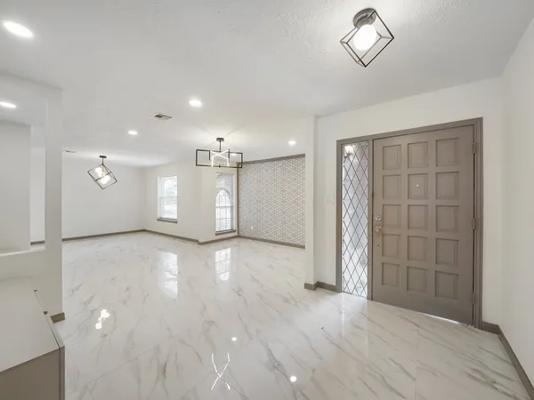 $2,700 | 14202 Piping Rock Lane, Houston, TX 77077