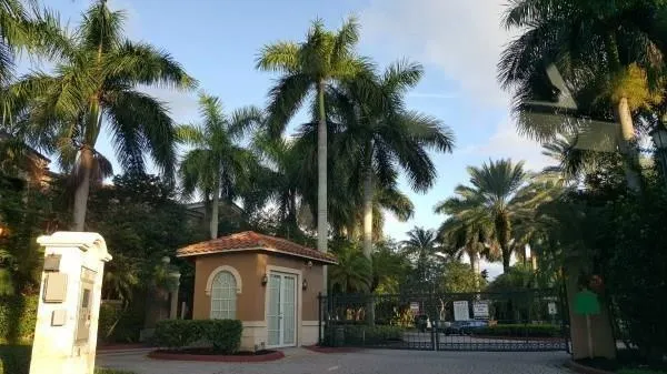 $2,200 | 4856 North State Road 7, Unit 103, Pompano Beach, FL 33073