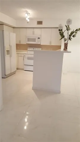 $2,200 | 4856 North State Road 7, Unit 103, Pompano Beach, FL 33073