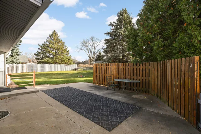 $350,000 | 1538 12th Avenue West, Shakopee, MN 55379