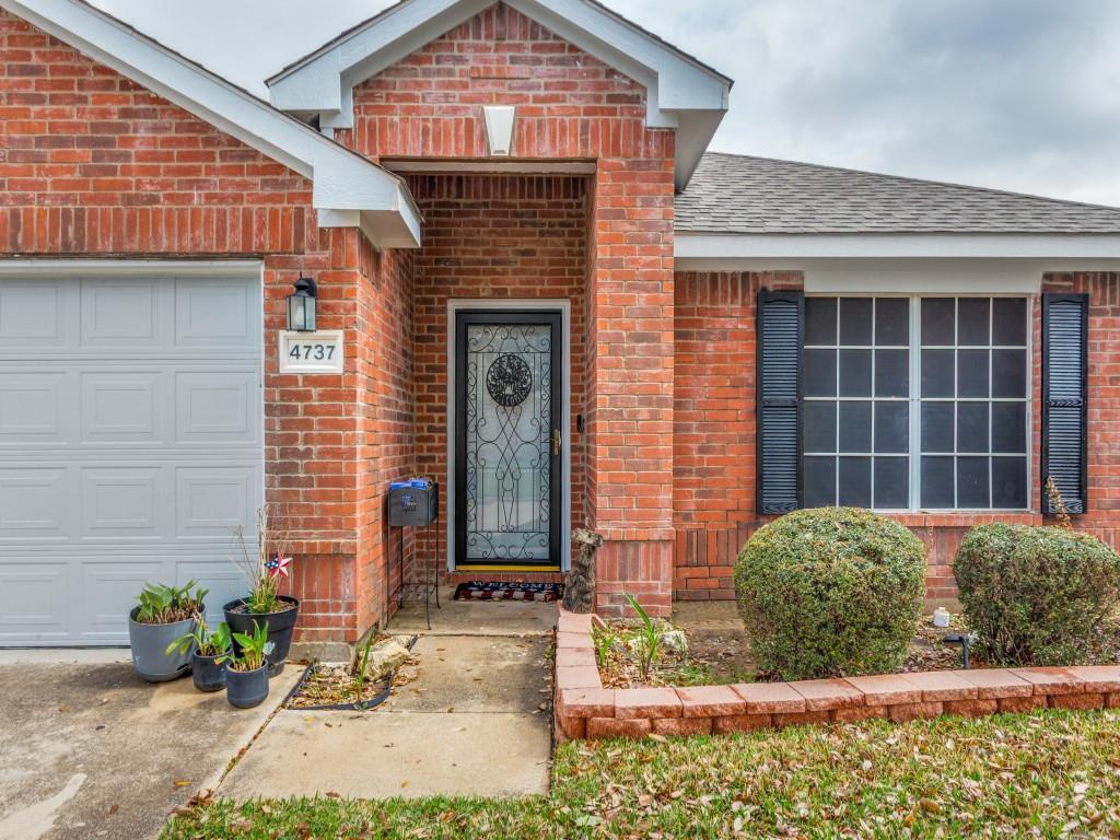 4737 Sea Ridge Drive Fort Worth, TX 76133 - Photo 3 of 25