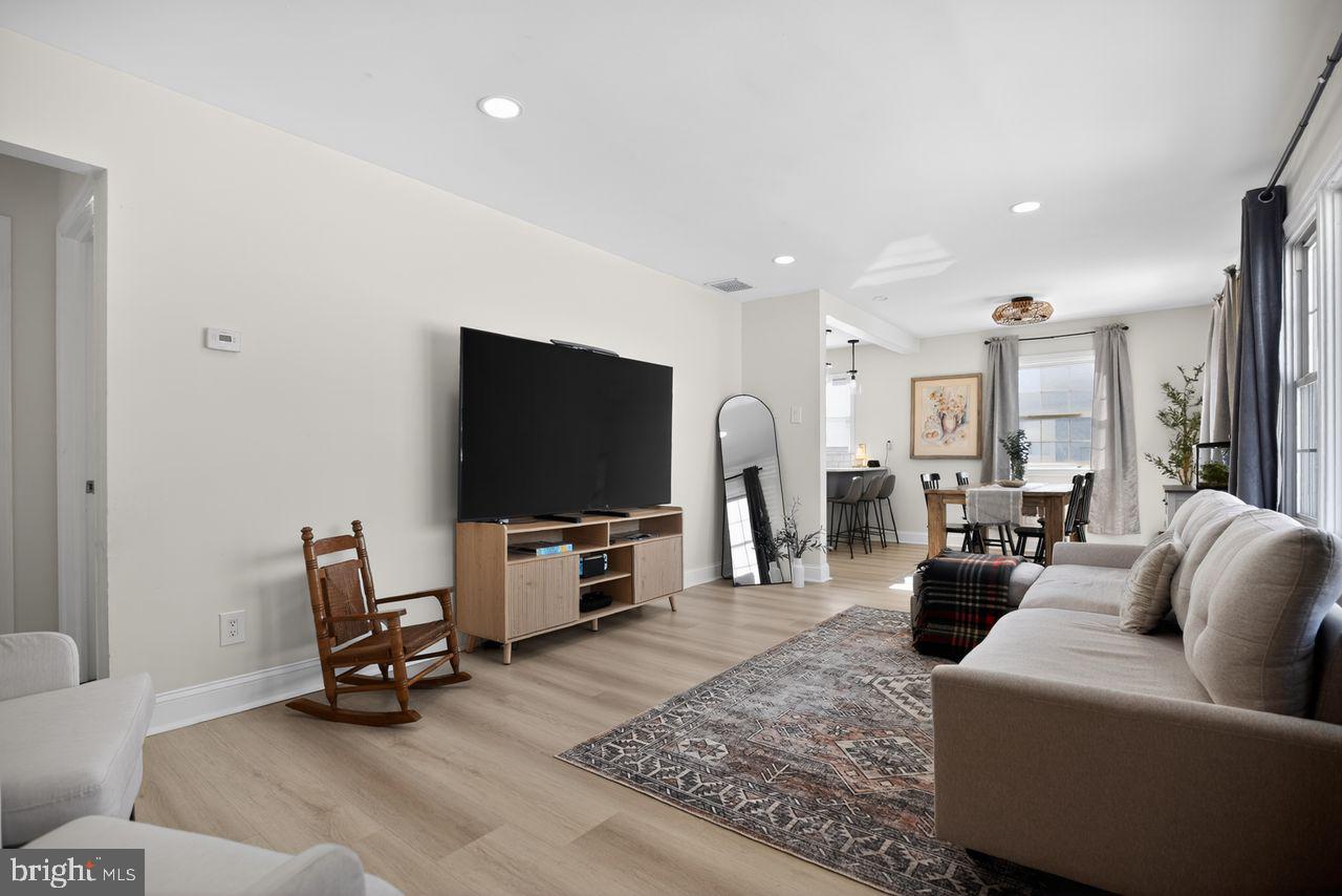 10 Elinor Avenue Stratford, NJ 08084 - Photo 2 of 32