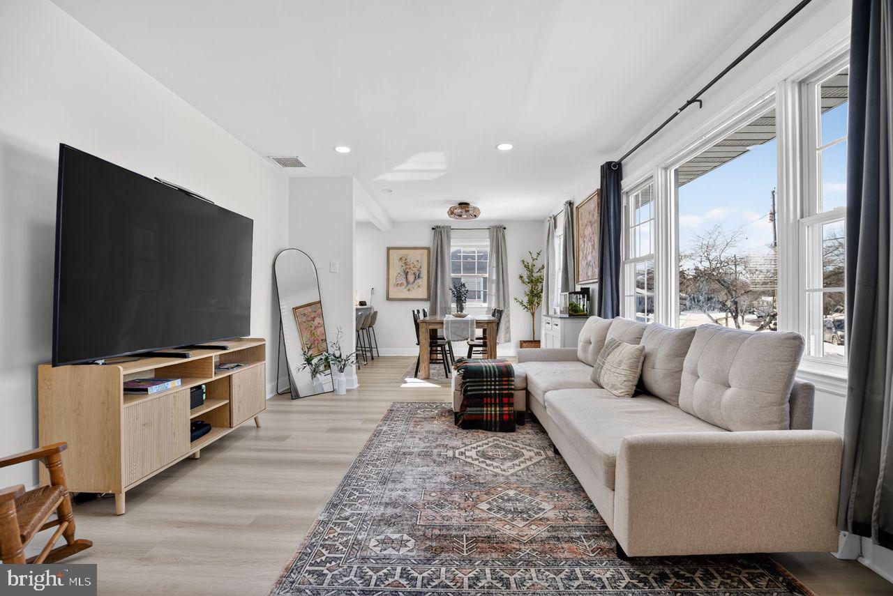 10 Elinor Avenue Stratford, NJ 08084 - Photo 4 of 32