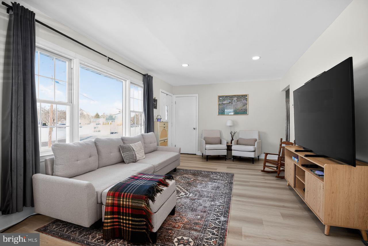 10 Elinor Avenue Stratford, NJ 08084 - Photo 5 of 32