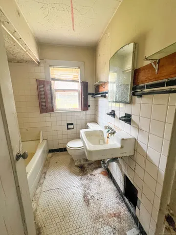 en empty room with windows